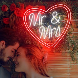 Zeige Details für Neon für Hochzeit "Mr and Mrs" Bild von Neon für Hochzeit "Mr and Mrs"