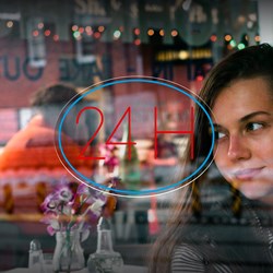 Zeige Details für Neon für "24H" geöffnet Bild von Neon für "24H" geöffnet