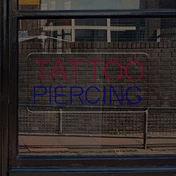 Imagen de Neón "Tattoo Piercing"